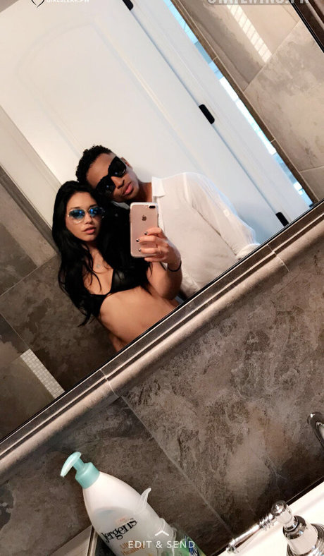 Madelyn Karoub erwachsene schöne bilder