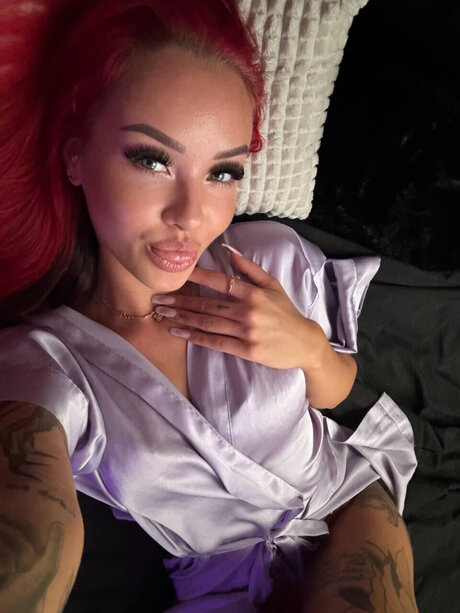 Hannah Feuer_ erotische pornostar bilder