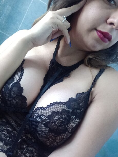 Aimi zul sakura erwachsene schöne foto