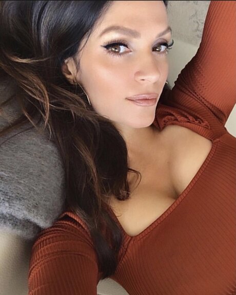 Denise Milani perfekte nette foto