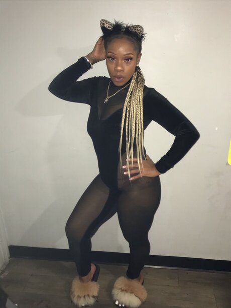 BLUE DIAMOND model nackten archiv