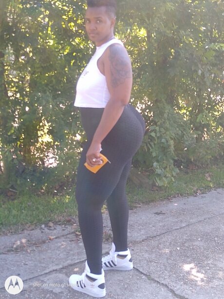 BrownCheeks model perfekte fotos