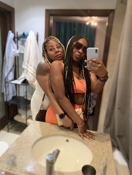 Shebealloverme freie nackte bild