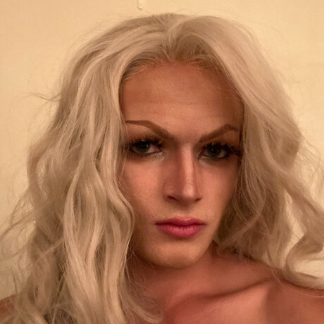 Ergo model nackte bild