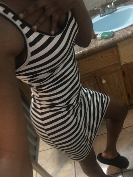 CeCe Blanco nackt akt foto