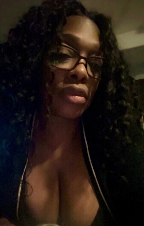 vollbusige ebenholz-onlyfans erwachsene nackte fotos