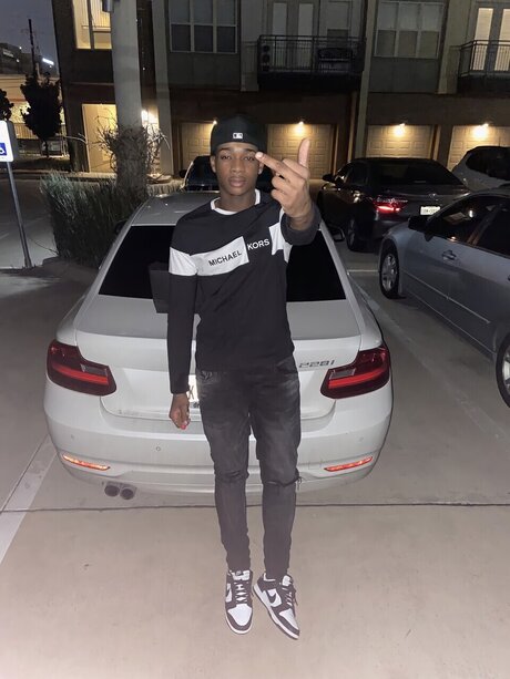 Dentrell nacktheit erotische fotos