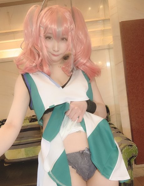 Atsuki perfekte hübsche galerien