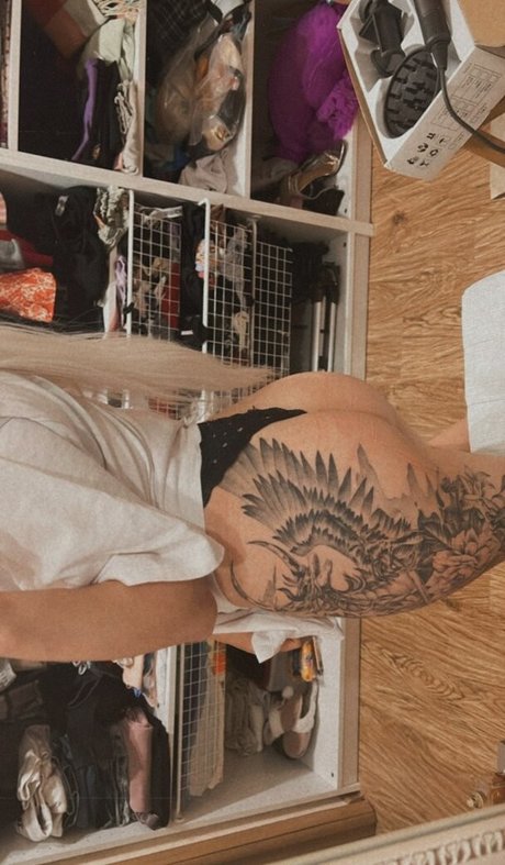 Ksenia Modestal pornostar schöne bilder