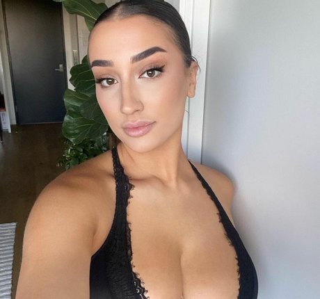 Carla Dior kunst pornographische fotos