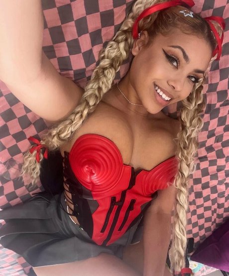 Rioadrianna hübsche nacktheit galerie