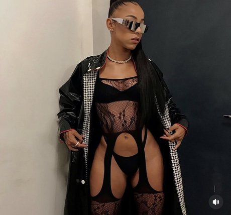 Isis Pequine beste erwachsene bilder