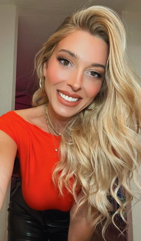 Taylor Mathis kostenlose exklusive fotos