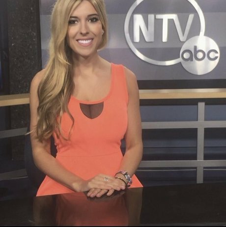 Taylor Mathis schauspielerin akt galerie