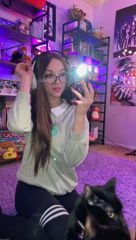 Eralia schauspielerin sexy foto