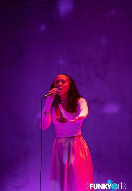 morganmunroe nackt akt fotos