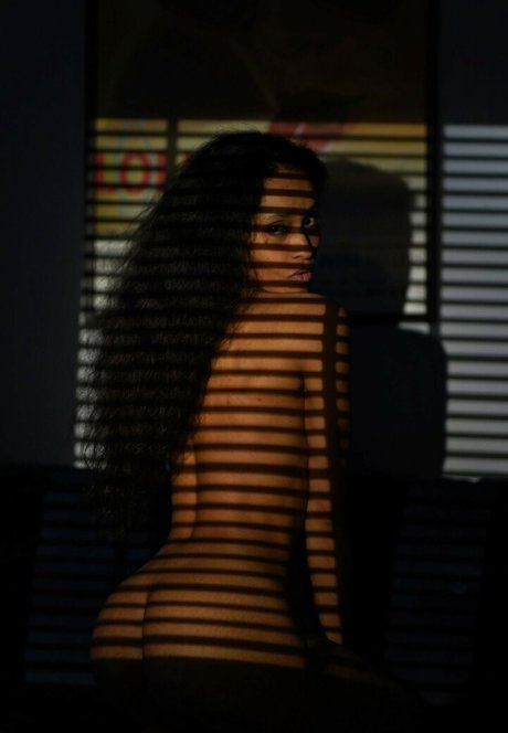 Adjouai hübsche top bild