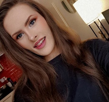 Nikki Harper freie nackten fotos