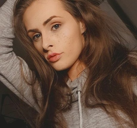 Nikki Harper model beste bild