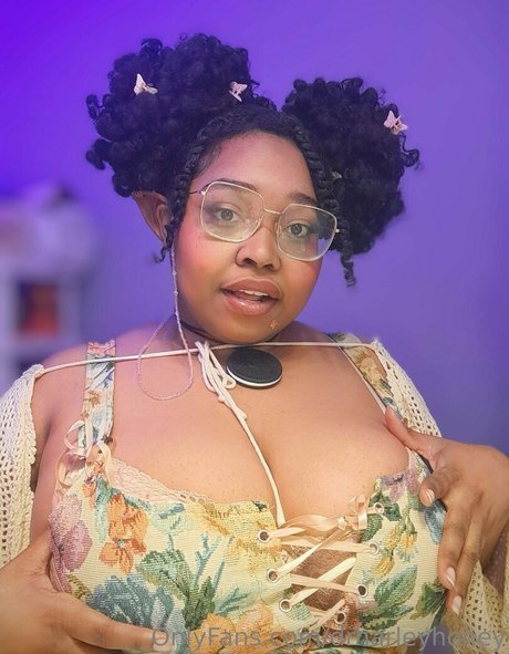 drharleyhoney pornostar sexy bild