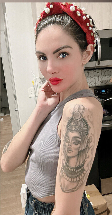 Goddess Sirene exklusive sexy fotos