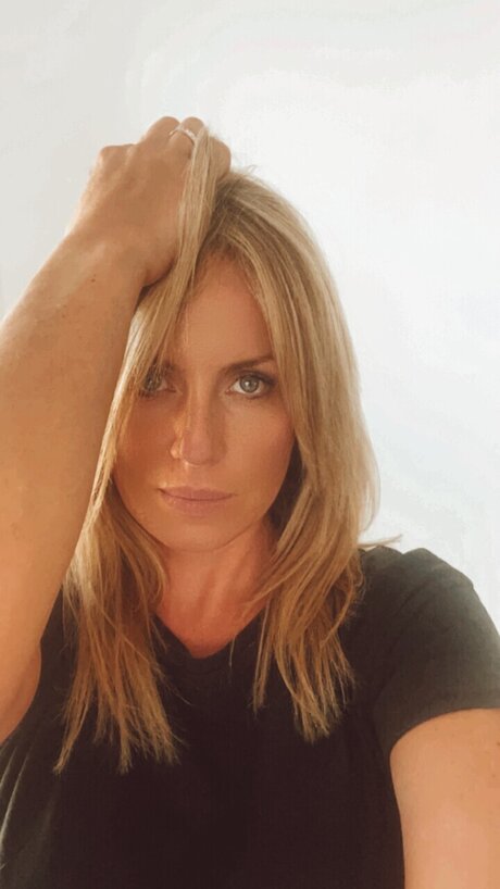 Frankie Funder perfekte nacktheit bild