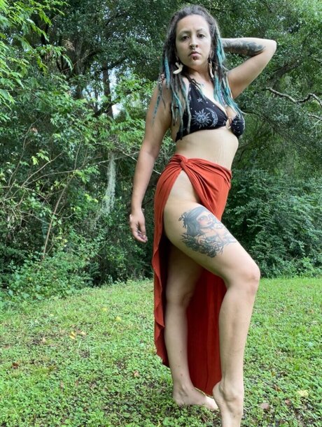 Lucy Magnolia xxx exklusive bilder