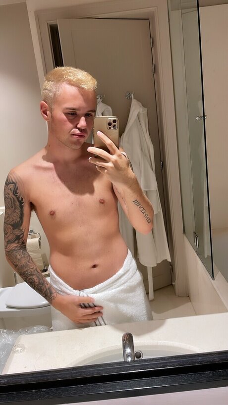 verse98 porno nackten fotos