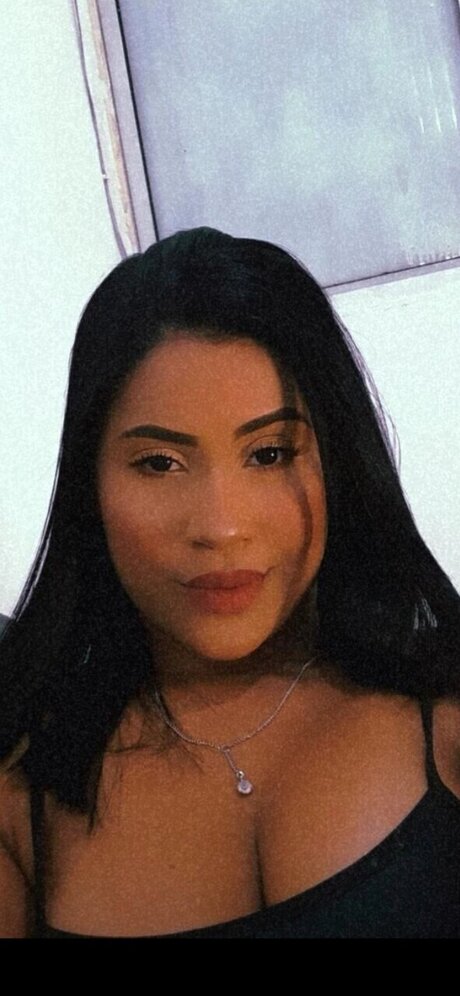 _IannaellyO_ hd pornostar bild