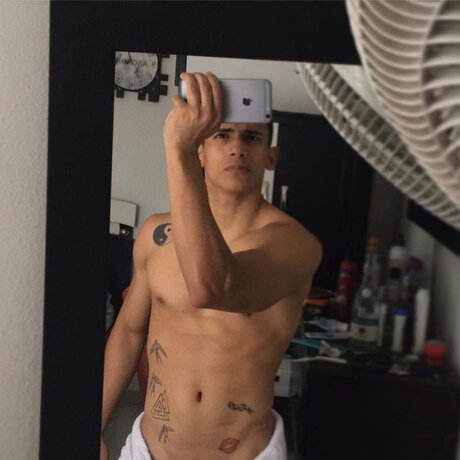 Carlos Barraza porno nackte foto
