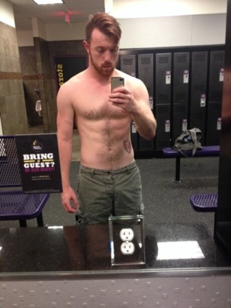 Bryan top nackt foto