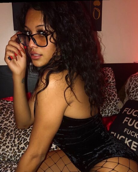 Big Booty Rena_ perfekte nacktheit fotos