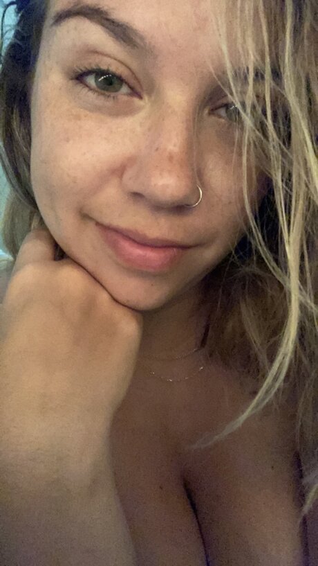 Desiree Peach_ top nette foto