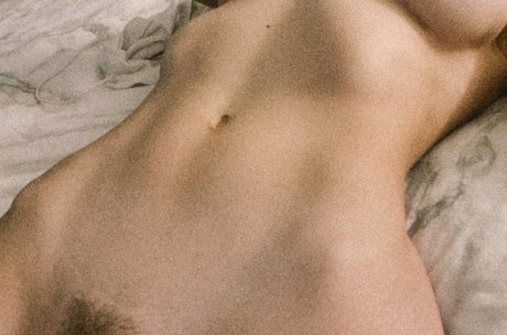 Raeraye porno nackte foto