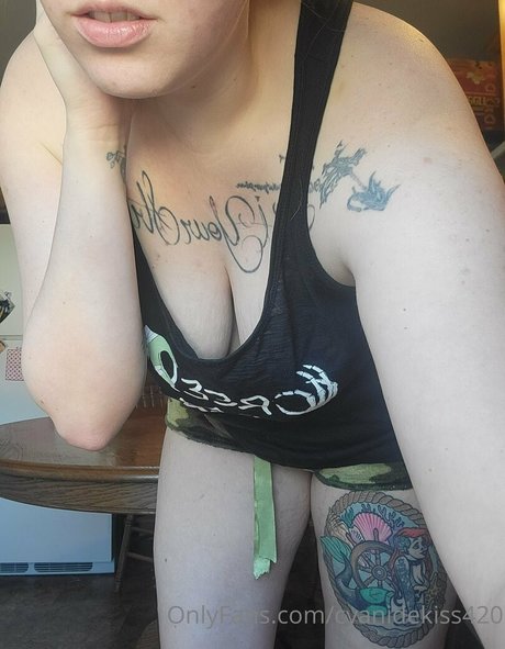 cyanidekiss420 heiße schöne bilder