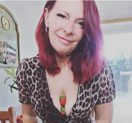 Groovynan 12345 pornostar perfekte bild