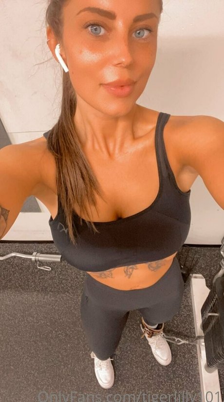 tigerlilly007 schauspielerin nette foto