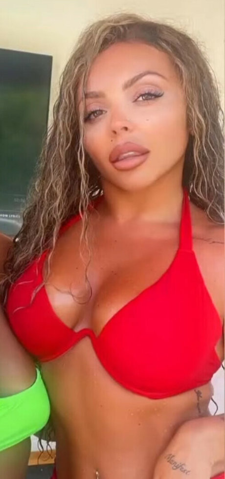 Jesy Nelson hd sexy bild
