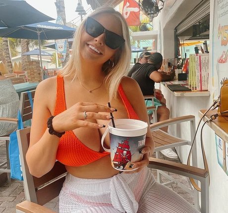 Lydia N model heiße fotos