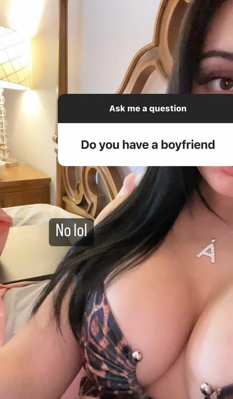 ruby onlyfans hd akt bild