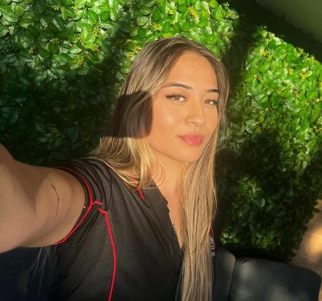 angel bri nackt hübsche fotos