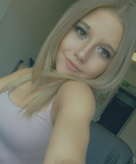 große titten junge onlyfans nackten foto