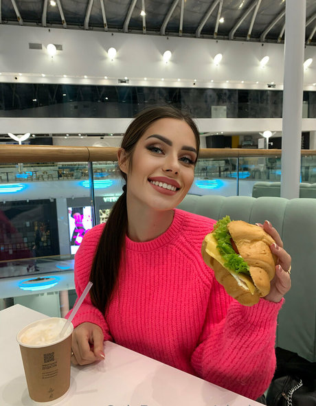 Nicoletta top heiße sexy bild