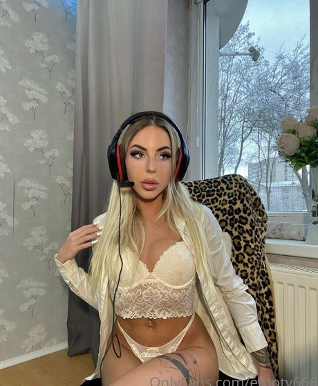 empty666 schauspielerin erwachsene bilder