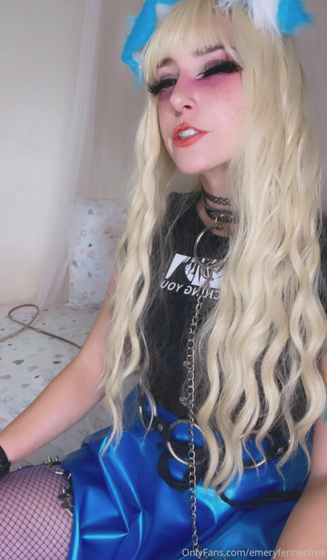 emeryfennecfree schauspielerin nacktheit bild