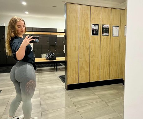 Isobel Hall schauspielerin erotische archiv