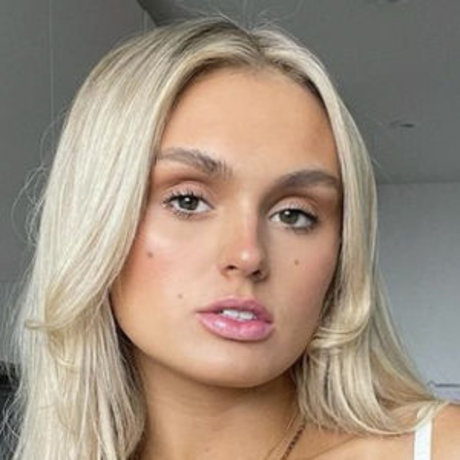 shemale-onlyfans sexy nackt bild