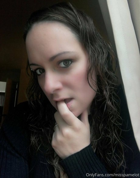 misspamelot hübsche akt bilder