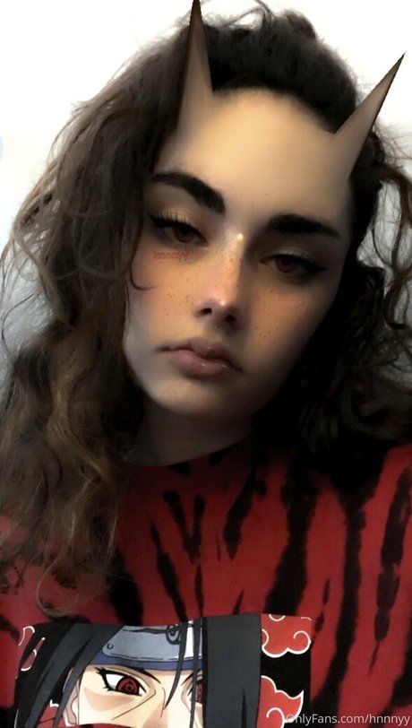 hnnnyy model pornografische fotos