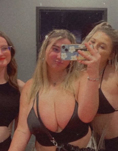 Jolie B heiße nackte foto